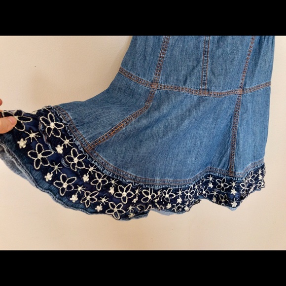 Cute smocked jean style dress NWOT - Picture 4 of 5